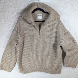 Abercrombie & Fitch Tan Knit Sweater